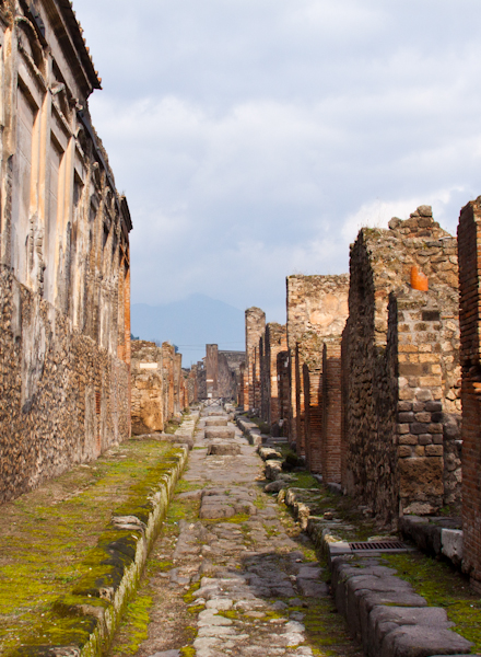 A side street in Pompeii.